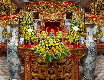 Nguyên tắc bố cục bàn thờ ‘tiền lư hậu đỉnh’